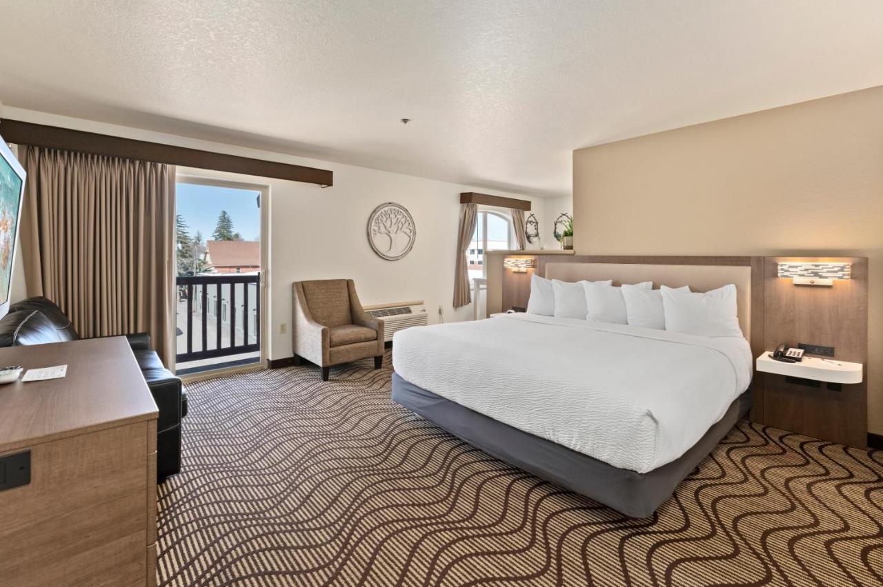 Cedar Street Hotel & Suites Sandpoint Exterior photo